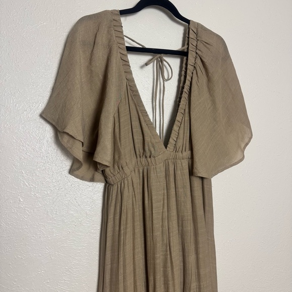 HYFVE Tan Romantic‎ Maxi Dress with Flutter Sleeves - Picture 5 of 8